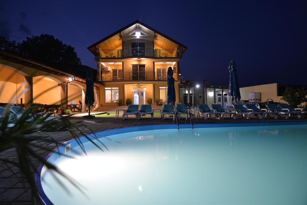 Готель Casa Marina Єшелніца Екстер'єр фото